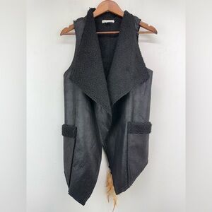 Love Riche size Medium Women’s Black Faux Leather Faux Fur Lined Vest